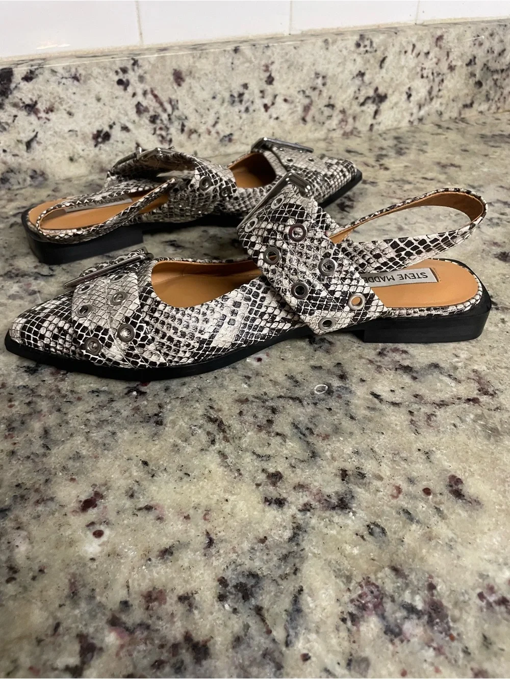 Steve Madden Graya Snakeskin Buckle Slingback Flats point toe woman 9.5